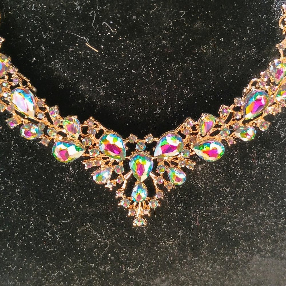 Beautiful multi colored Crystal/Rhinestone shaped Vintage  necklace